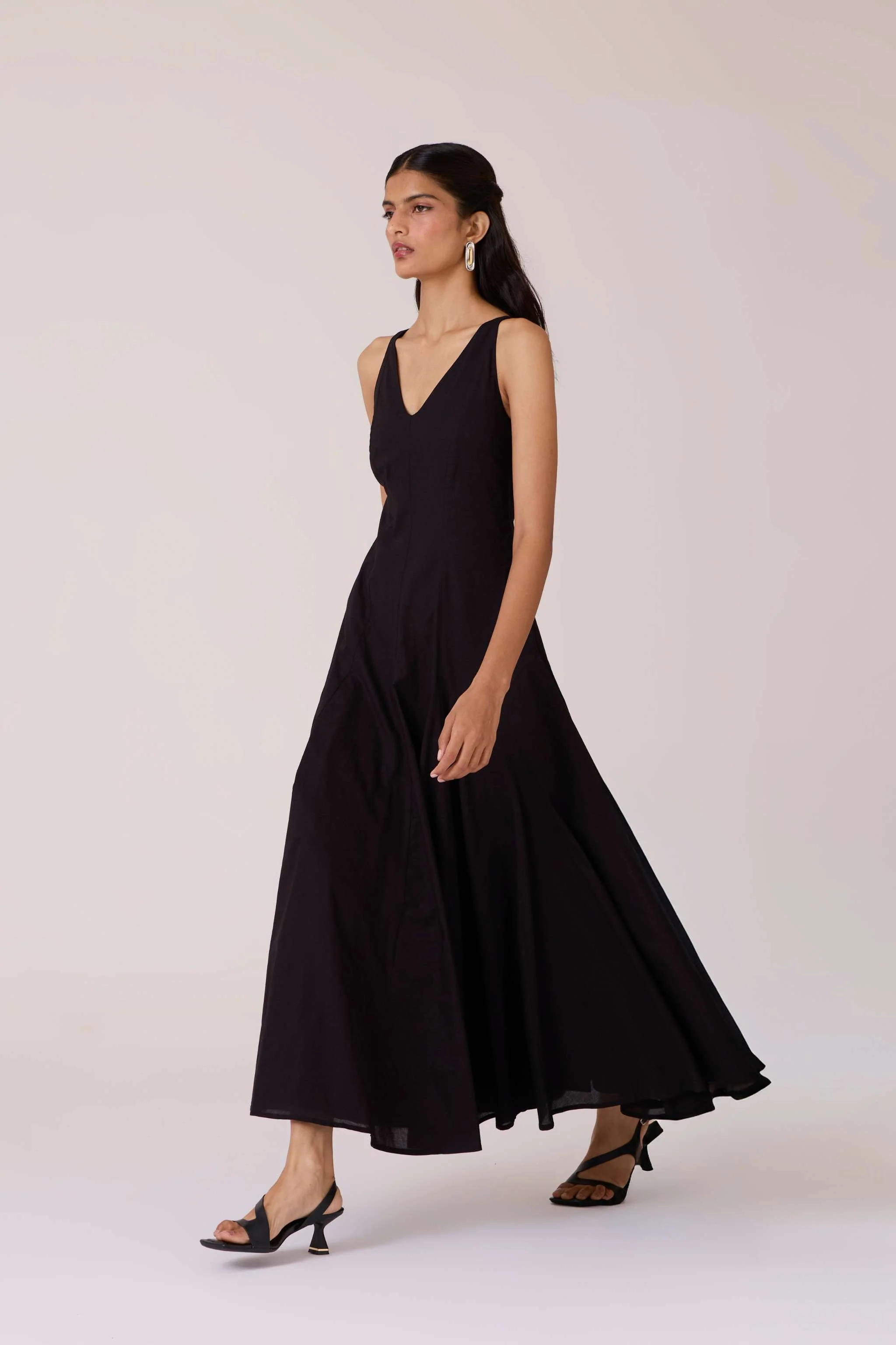 Aurora Black Panelled Dress - Image 9