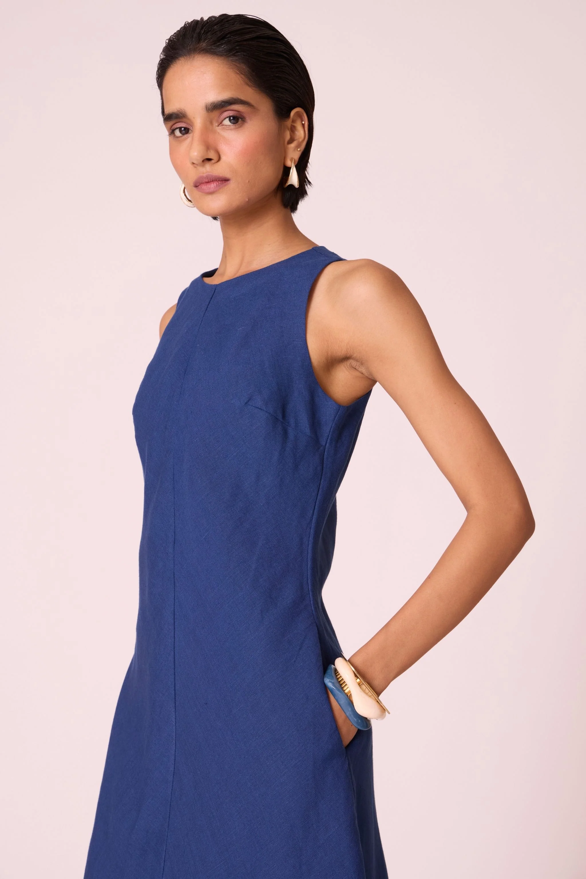 Naomi Ink Blue Linen Midi Dress - Image 6