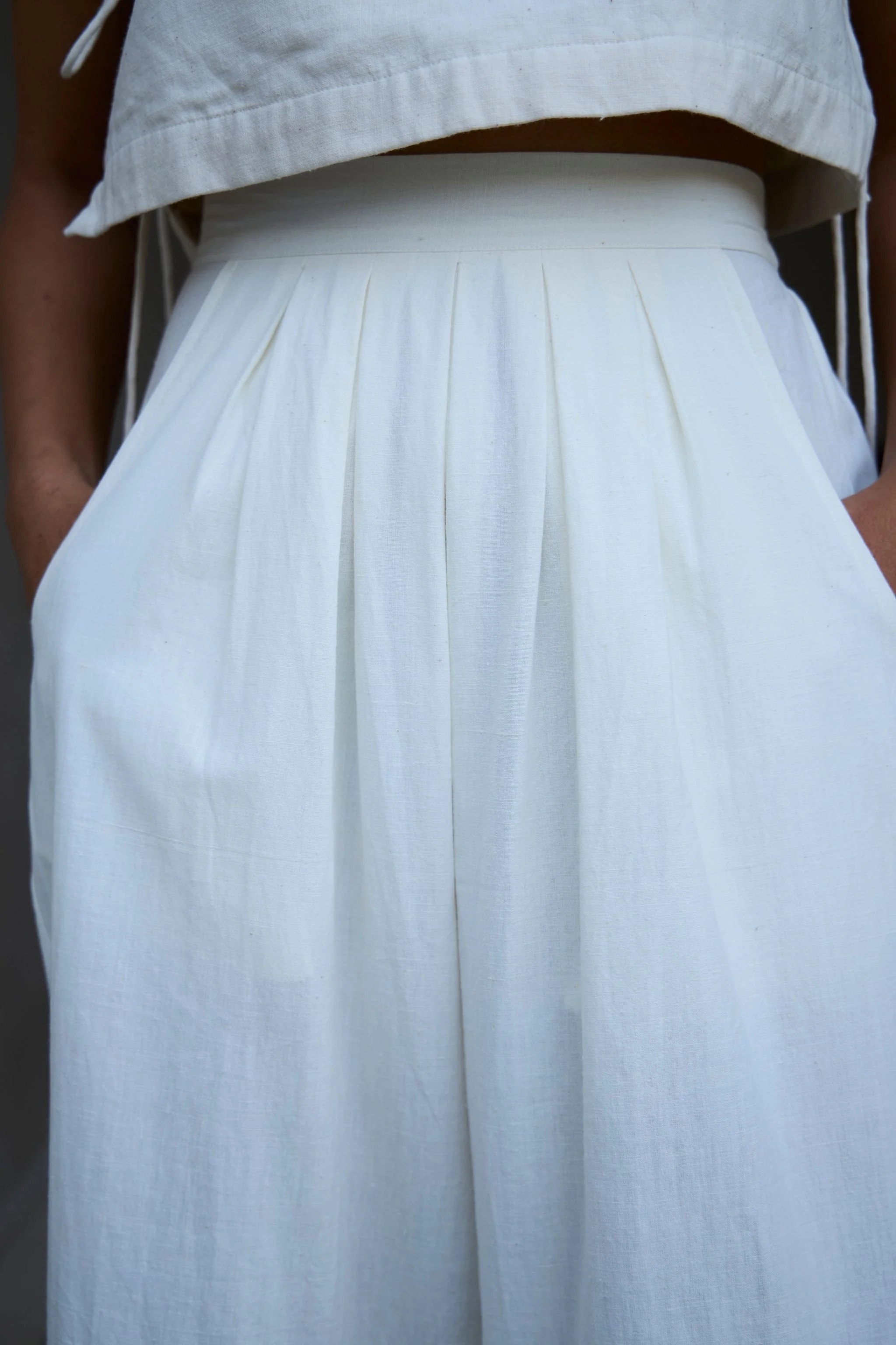Woodstock Milk Pleated Pants - Image 6
